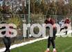 Momenti di gioco e palle di neve tra i calciatori della Roma