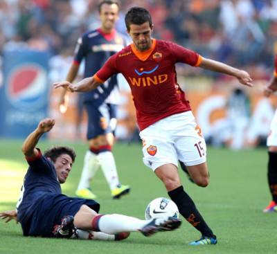 Miralem Pjanic con la maglia giallorossa