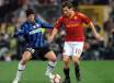 Francesco Totti in una sfida ai rivali dell'Inter