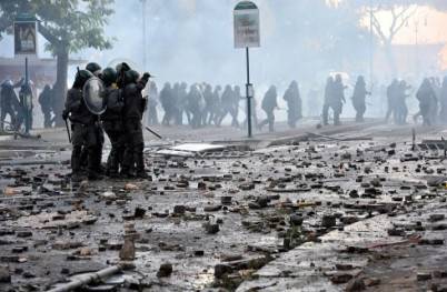 Un'immagine degli scontri a Roma dello scorso 15 ottobre