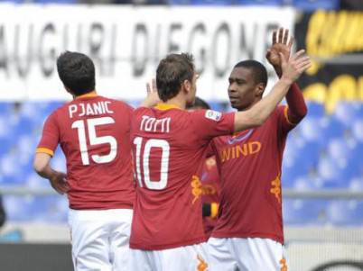 juan-e-totti-roma-inter-2011-2012_40080471_500x375