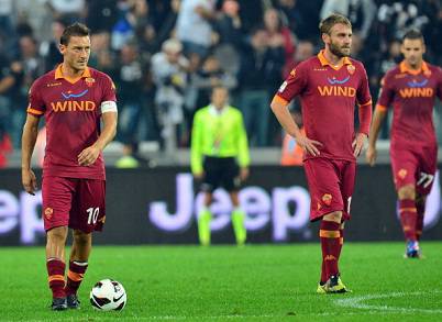 Un'immagine emblematica di Totti e De Rossi ieri sera (Getty Images)