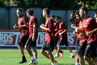 La As Roma in allenamento a Trigoria