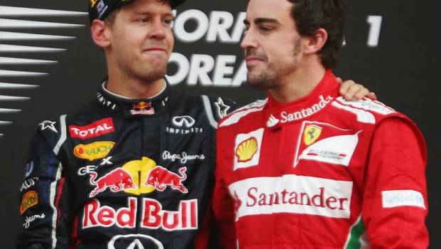 Fernando Alonso con il suo rivale Sebastian Vettel