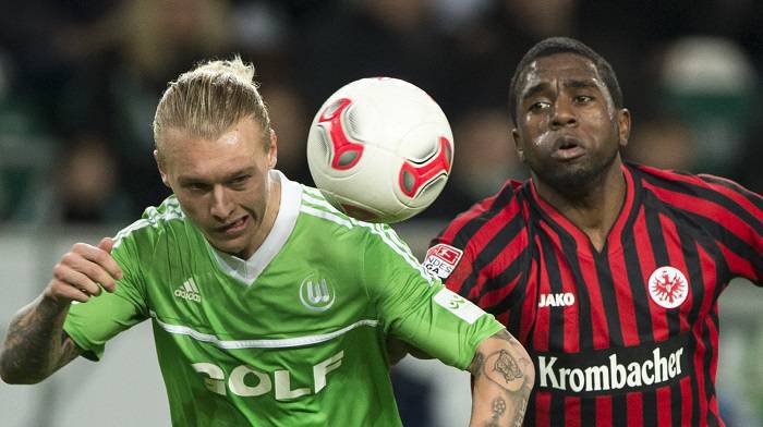 L'ex difensore della Roma Simon Kjaer (in maglia verde)