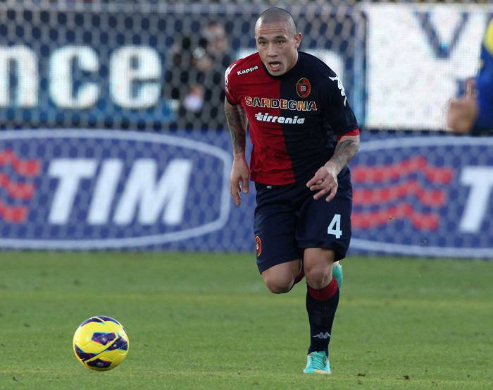 Il centrocampista del Cagliari Radja Nainggolan (Getty Images)