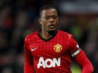Patrice Evra con la maglia dello United
