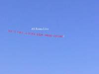 Lo striscione per Totti