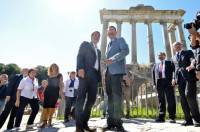 I sindaci Matteo Renzi (Firenze) e Ignazio Marino (Roma)