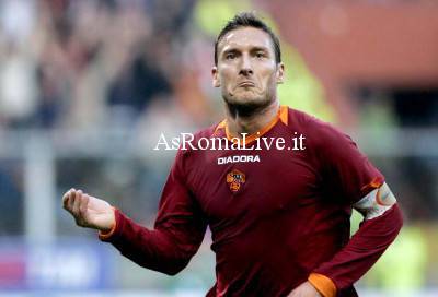 Totti dopo l'eurogol alla Samp