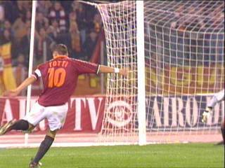 Totti contro l'Udinese