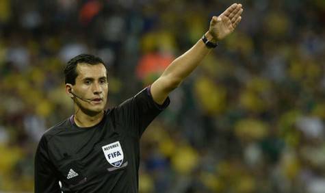 L'arbitro cileno Osses