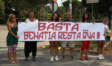 Striscione Benatia