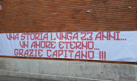 Striscione Totti