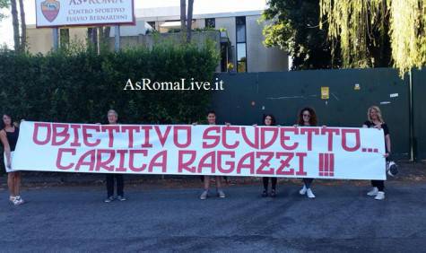 ritiro striscione tifosi