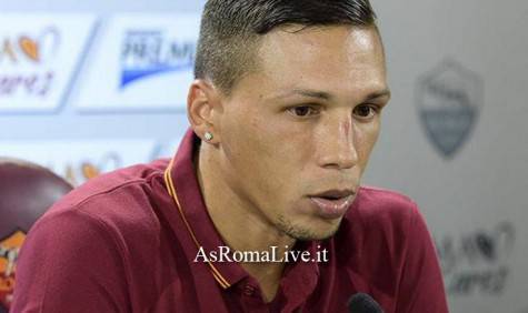 Holebas in conferenza stampa
