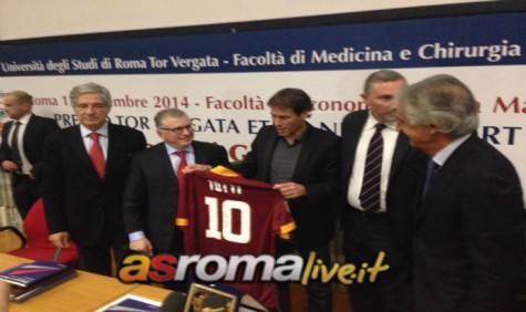 Rudi Garcia premio Etica dello Sport maglia Totti