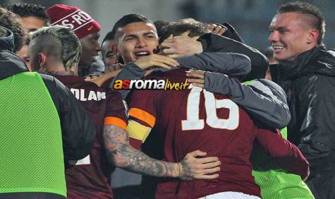 Cesena-Roma Paredes abbraccia De Rossi