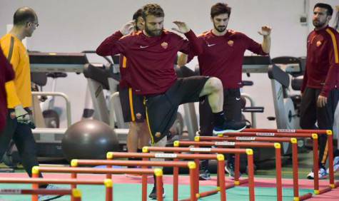 Trigoria gruppo in palestra (Foto As Roma)