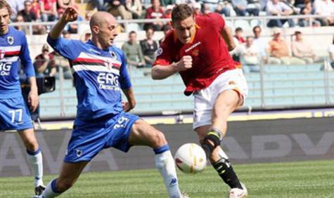 Totti contro la Sampdoria nel 2007