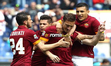 Roma-Atalanta esultanza gol Totti