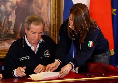 LESMO, ITALY - APRIL 26: Head of Italian Civil Protection Guido Bertolaso attends a press conference held at Villa Gernetto on April 26, 2010 in Lesmo, Italy. The meeting between the two leaders will focus on bilateral economic issues, including cooperation between energy giants ENI of Italy and Gazprom of Russia. (Photo by Vittorio Zunino Celotto/Getty Images)