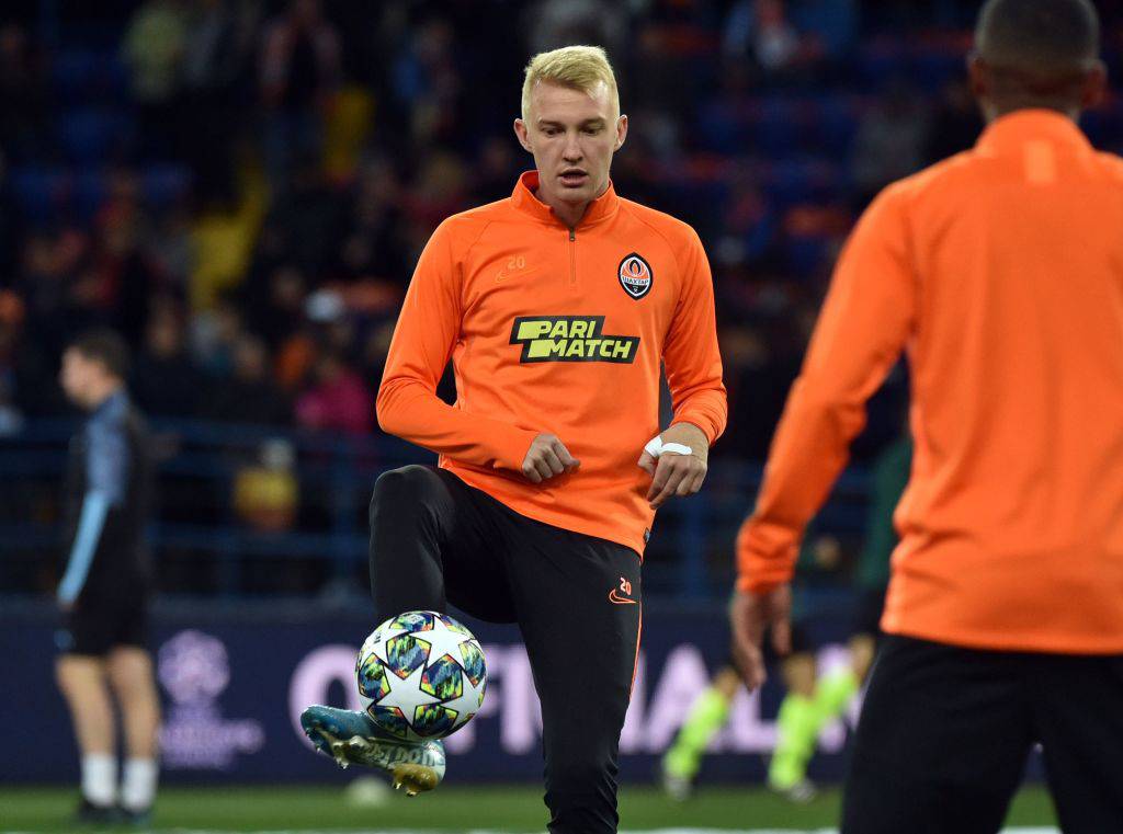 Shakhtar Donetsk's Ukrainian midfielder Viktor Kovalenko warms up prior to the UEFA Champions League Group C football match between FC Shakhtar Donetsk and Manchester City FC at the OSK Metalist stadium in Kharkiv on September 18, 2019. (Photo by Genya SAVILOV / AFP) (Photo credit should read GENYA SAVILOV/AFP via Getty Images)