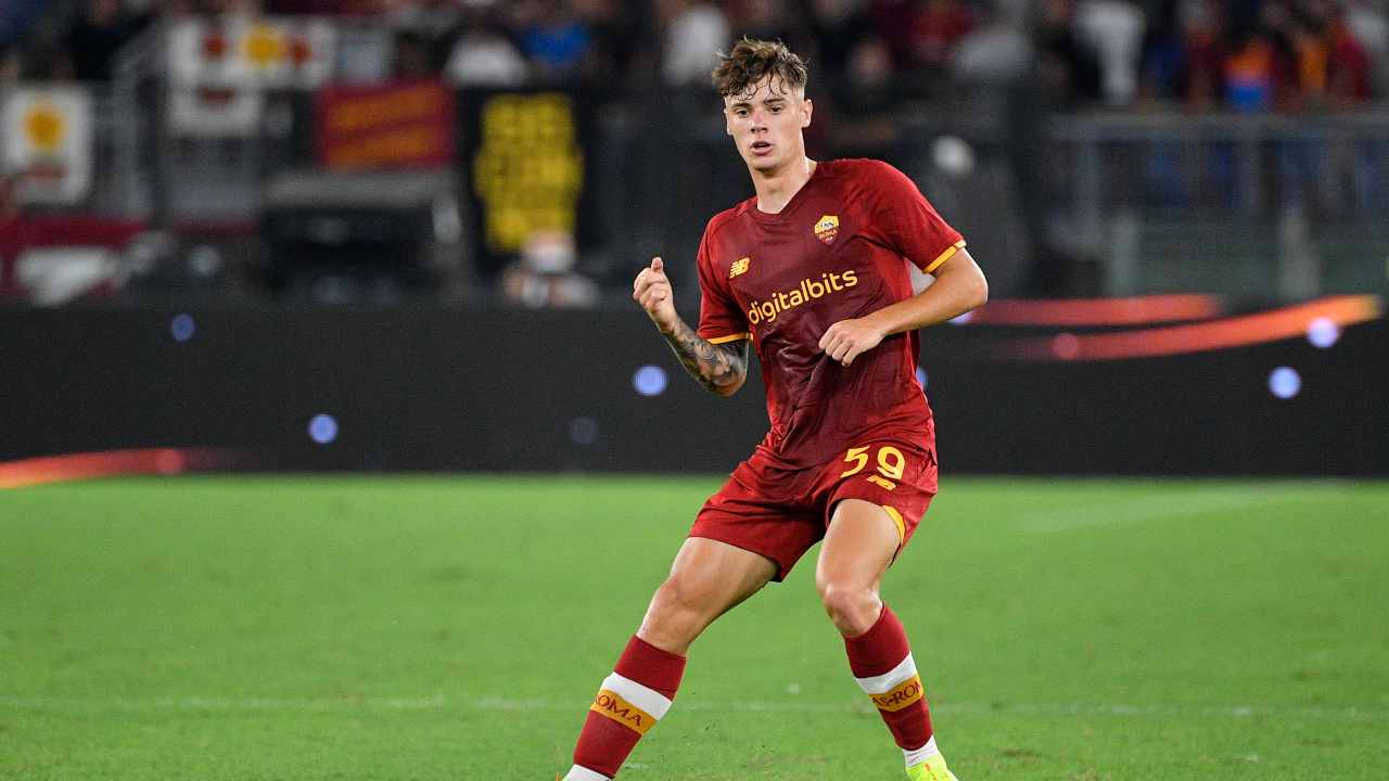 Calciomercato Roma Zalewski affare bloccato Mourinho