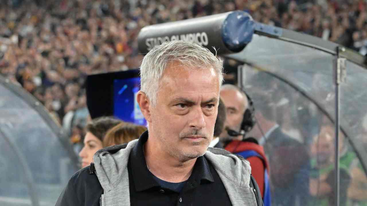 Calciomercato Roma, Mourinho ci crede: si tratta per il rinnovo