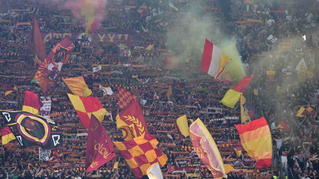 Roma, i tifosi 🤩 lo hanno fatto di nuovo: comunicato 💣 ufficiale