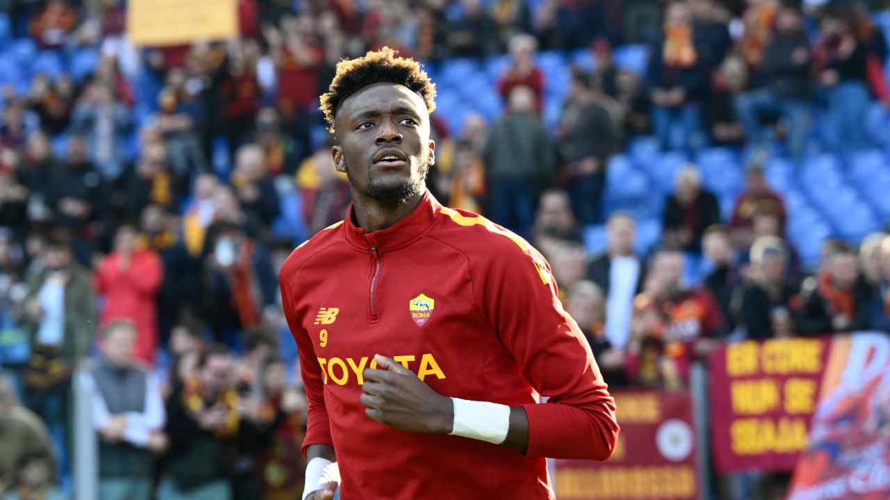 Calciomercato Roma, Abraham ❌ snobbato di nuovo: la "vendetta perfetta" 🔎