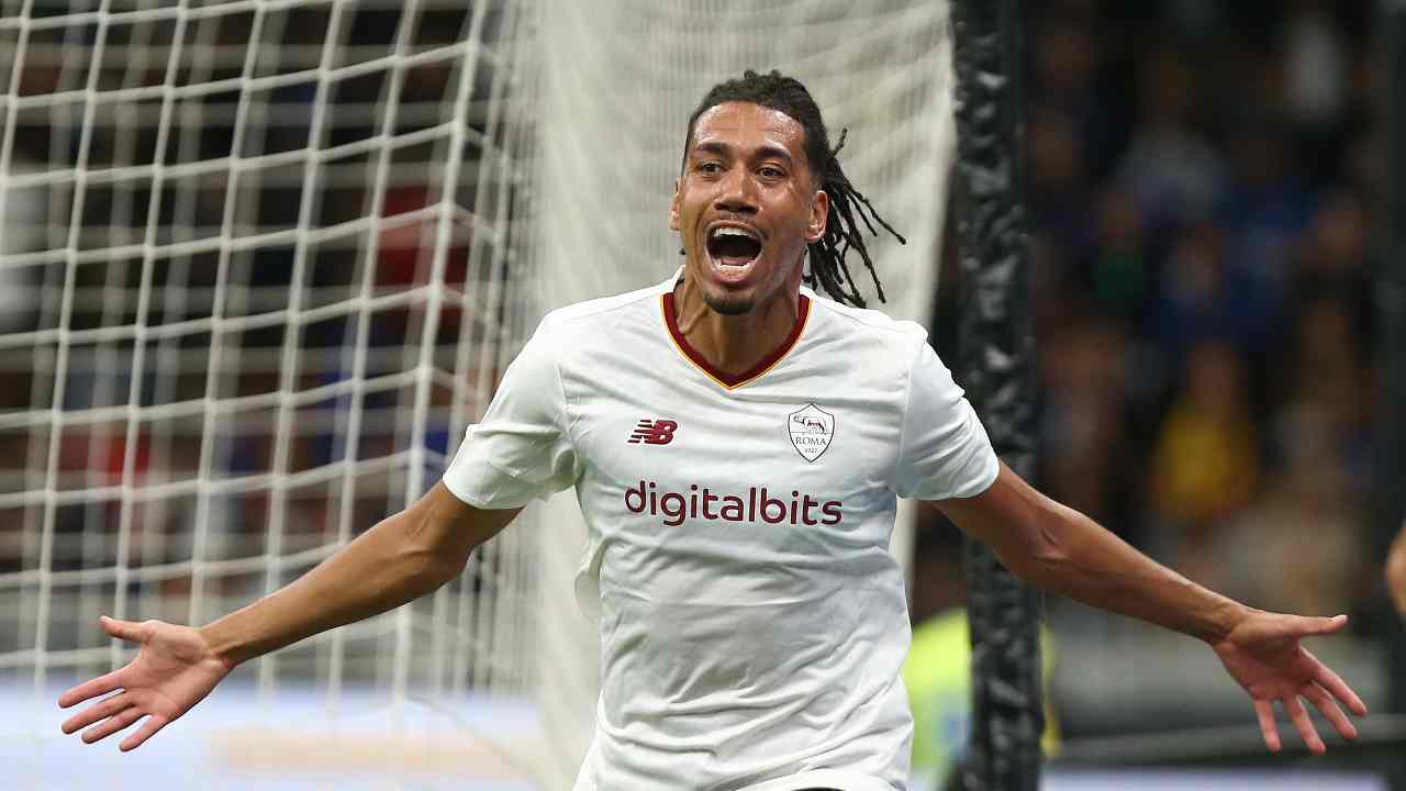 Calciomercato Roma, "sorpresa" rinnovo per Smalling: incontro e firma