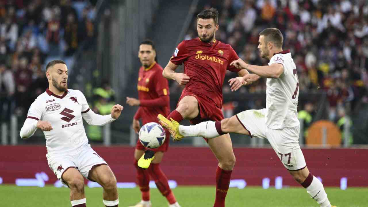 Roma, UFFICIALE: salta il ritiro