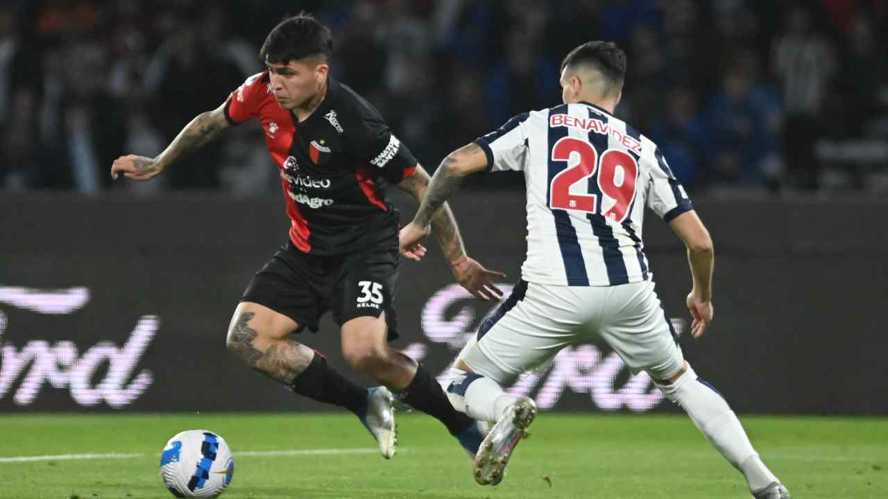 Calciomercato Roma, il "nuovo Tevez" nel mirino: sfida in Serie A