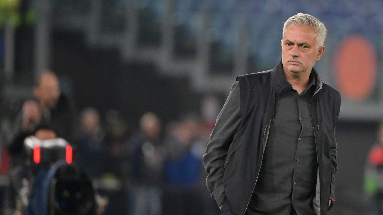 Roma-Lazio, Trigoria blindata: la decisione di Mourinho