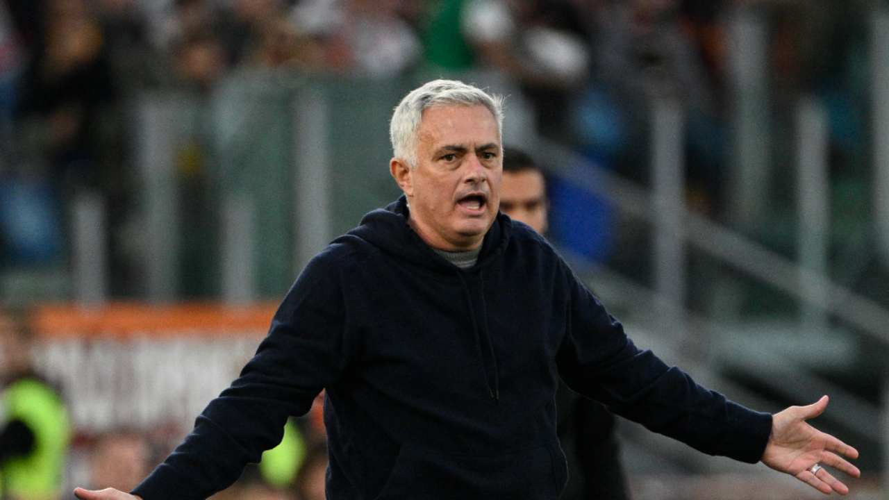 Allarme Roma, infortunio muscolare in Giappone: esce disperato