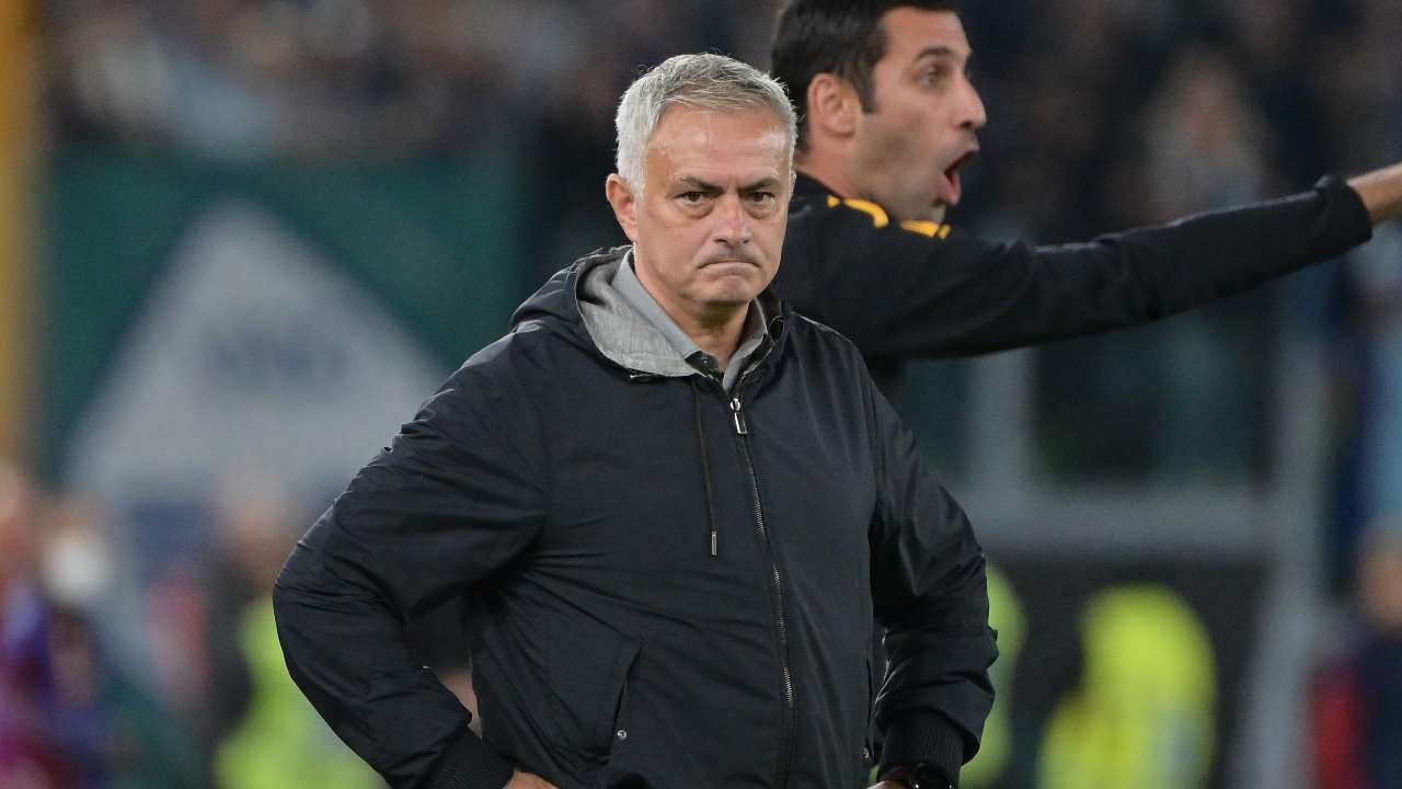 Calciomercato Roma, l'ex critica Mou 🗣️ : "Deve andarsene per forza" 🎙️