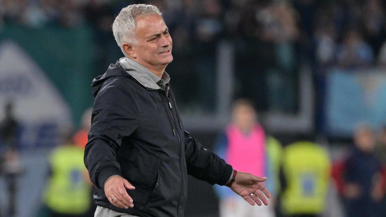 Roma 'tradita', la posizione dei Friedkin: "Mourinho è solo"