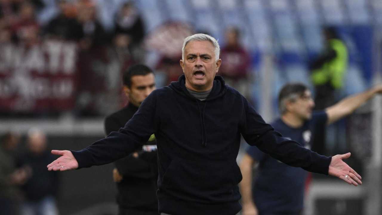 Calciomercato Roma, l'ex Lazio lo manda via: "Non è contento"