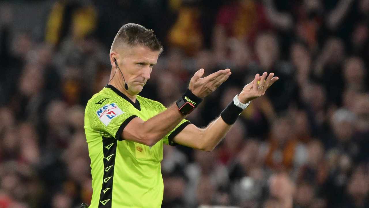 Derby di Roma, la moviola dei giornali: manca un rosso alla Lazio