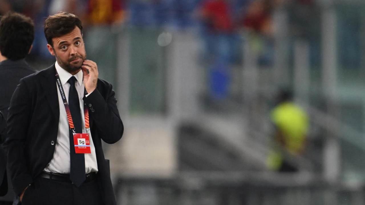 Calciomercato Roma, giocatore "silenziato" in ritiro: contatti continui