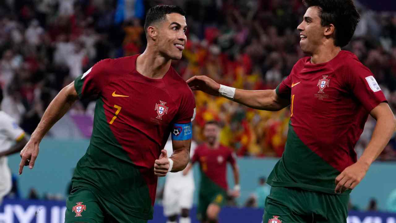 TV PLAY | Cristiano Ronaldo, offerti 300 milioni: "Farebbe fatica anche in Arabia"