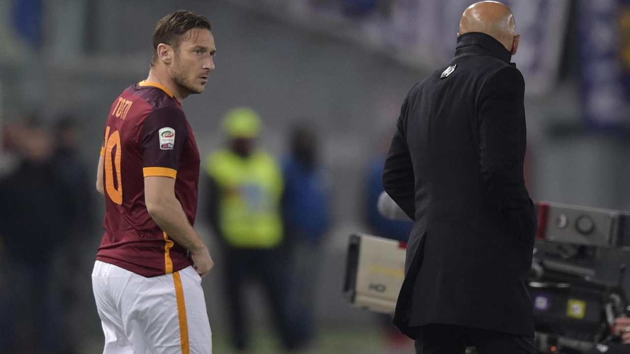 De Rossi "riunisce" Totti e Spalletti: 🎤 "Non si può dire" 😂