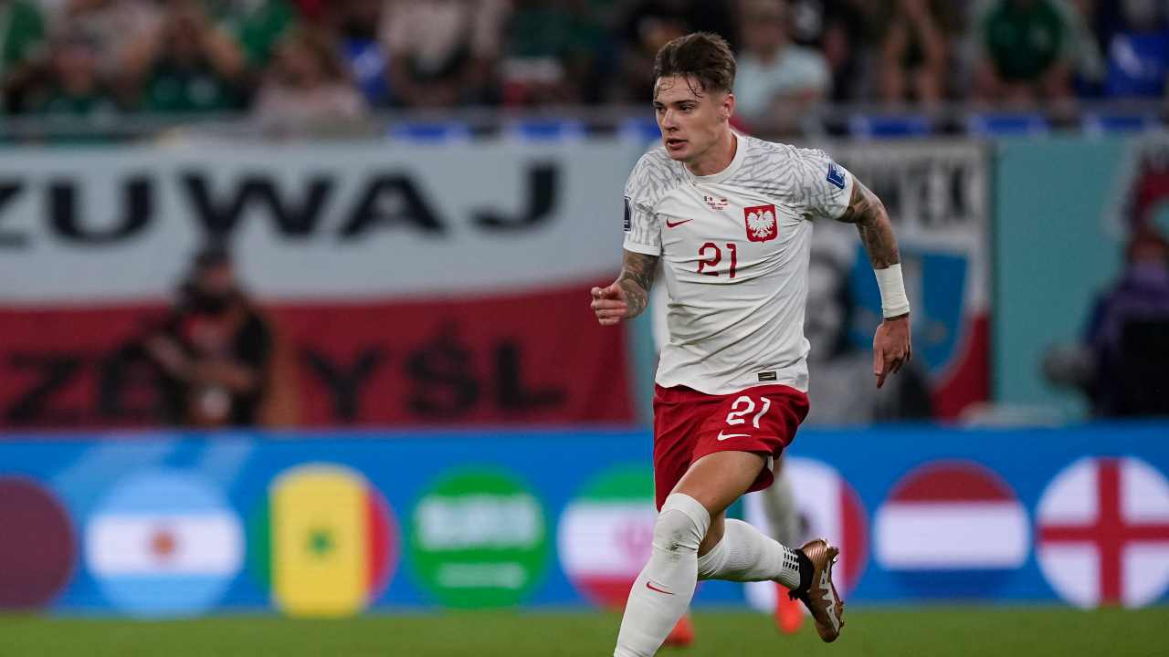 Calciomercato Roma, ✍️ firma in ritardo: assalto dalla Premier