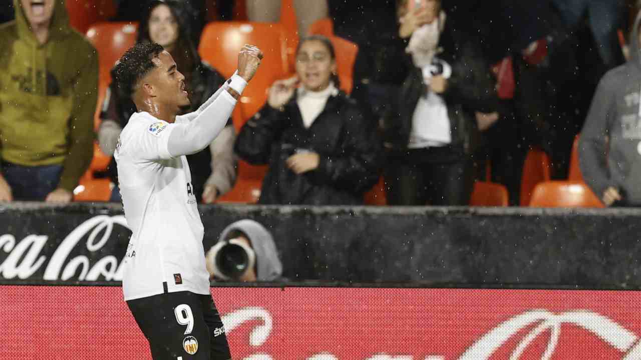 Calciomercato Roma, Pinto chiude 🤝 a 10 milioni: firma a un passo ✍️