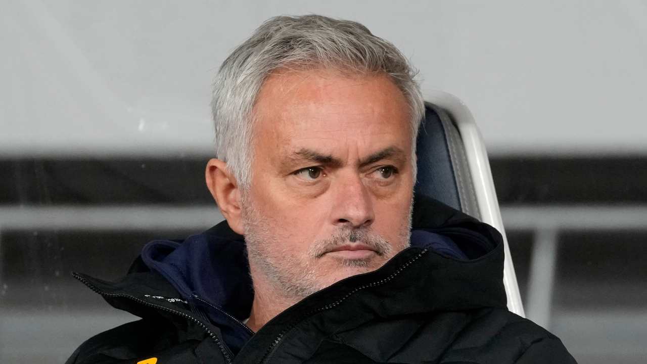 Calciomercato Roma, Mourinho lusingato: la proposta "indecente" del Portogallo