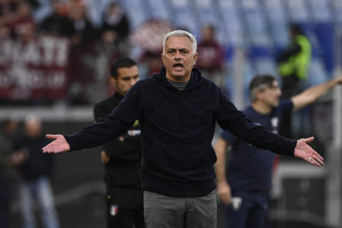 Mourinho detta i tempi: futuro alla Roma, deadline fissata
