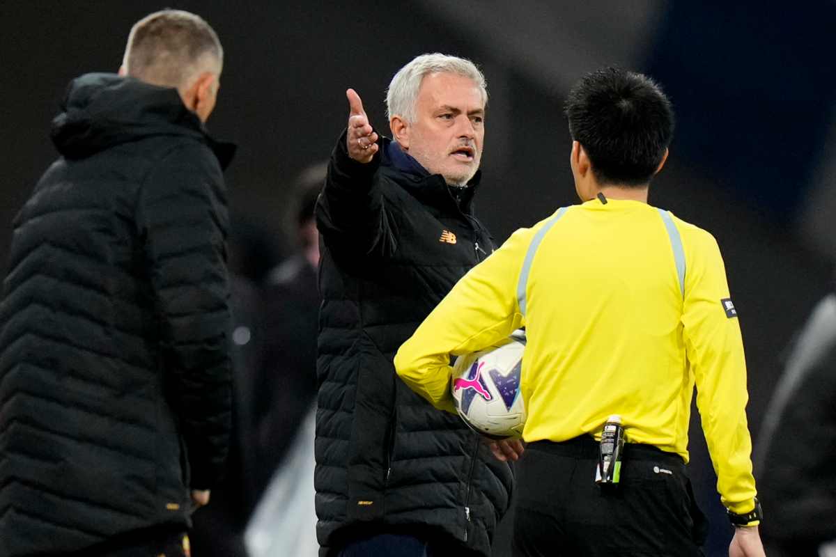 Calciomercato Roma, nuovo colpo di scena: "Contatti con l'Ajax"