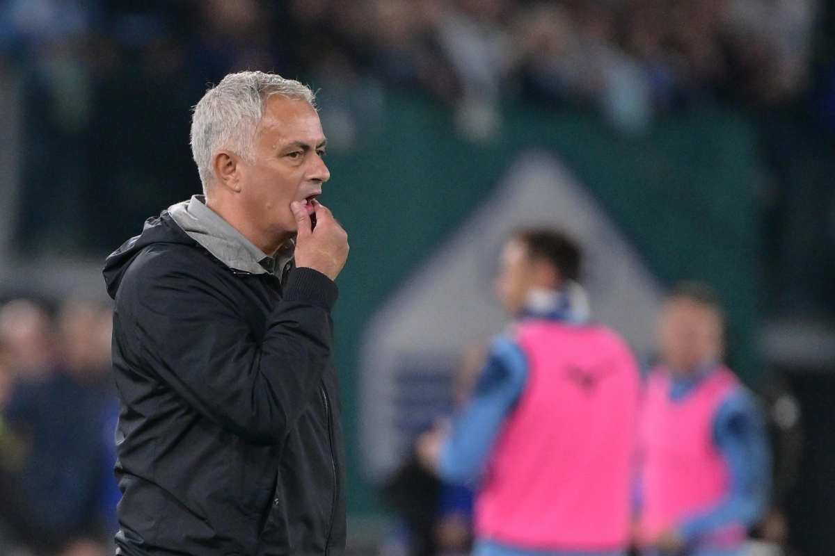 Roma, rivoluzione Mourinho: il 'fedelissimo' rischia il posto