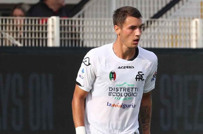 Calciomercato Roma, doppio incrocio bianconero: non solo Smalling